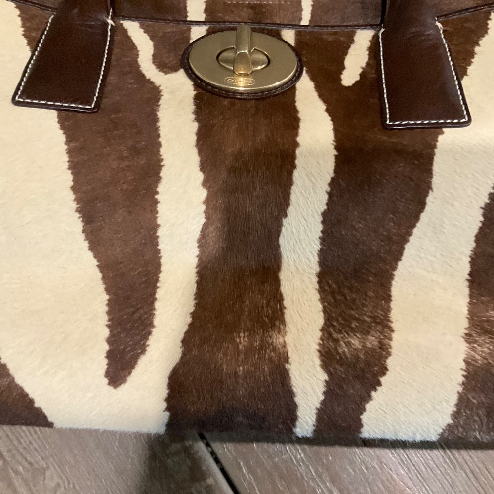 Coach Stunning Brown & Cream Calf Animal Hide Leather purse -NWOT - Picture 4 of 8